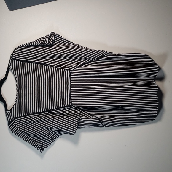 🦓Xhilaration oversized striped blouse in medium🦓 - Picture 3 of 7